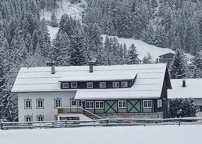 De Nussi's 2 * באך