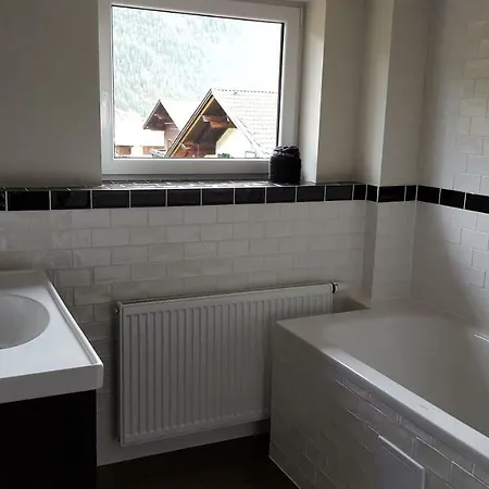 De Nussi's 2 * באך